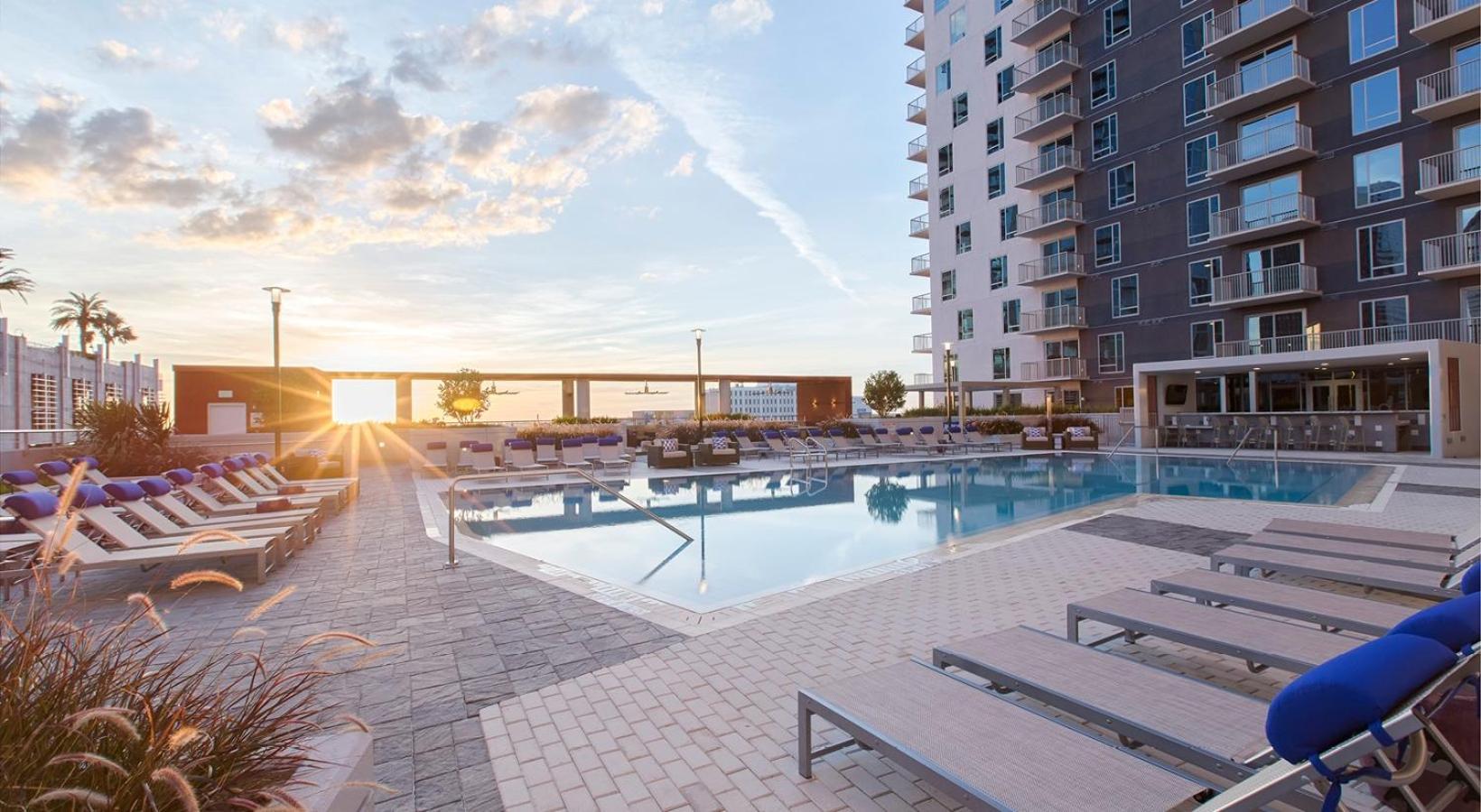 1br Oasis In Downtown W Balcony & Views Apartment Tampa