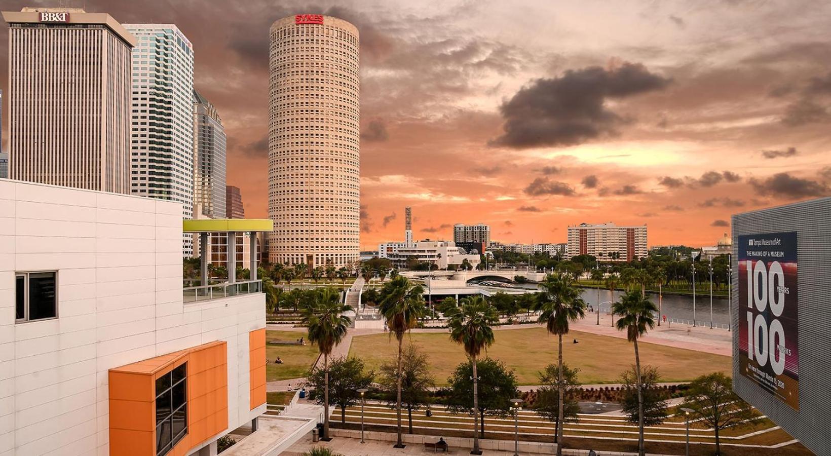 Apartment 1br Oasis In Downtown W Balcony & Views Tampa