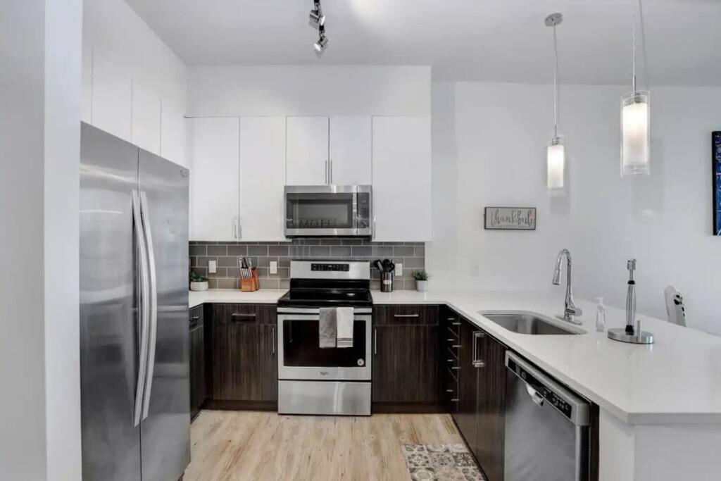 1br Oasis In Downtown W Balcony & Views Apartment Tampa