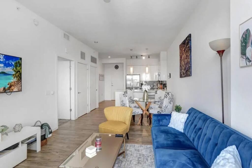 1br Oasis In Downtown W Balcony & Views